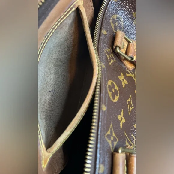Louis Vuitton Speedy 30 Monogram Canvas - Picture 11 of 16